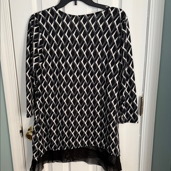 Bleeker & McDougal Chic Black and White Sequined Women's Tunic - Picture 4 of 4